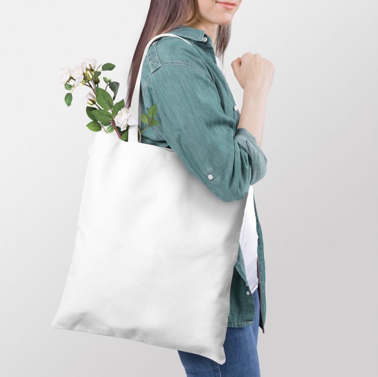Free Adorable Tote Bag Mockup (PSD)